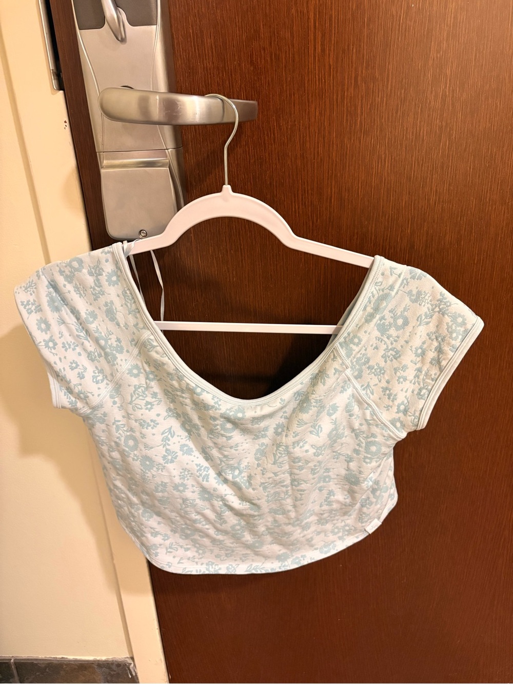 JoyLab XL Blue Floral Athletic Crop Top Built-In Bra